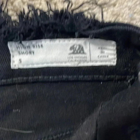 Black distressed Bullhead high rise shorts size 5 - Picture 4 of 5